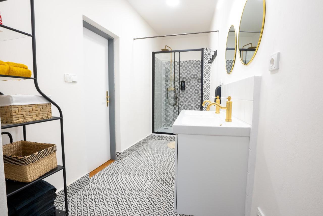 White Wolf House & Ostello Praga