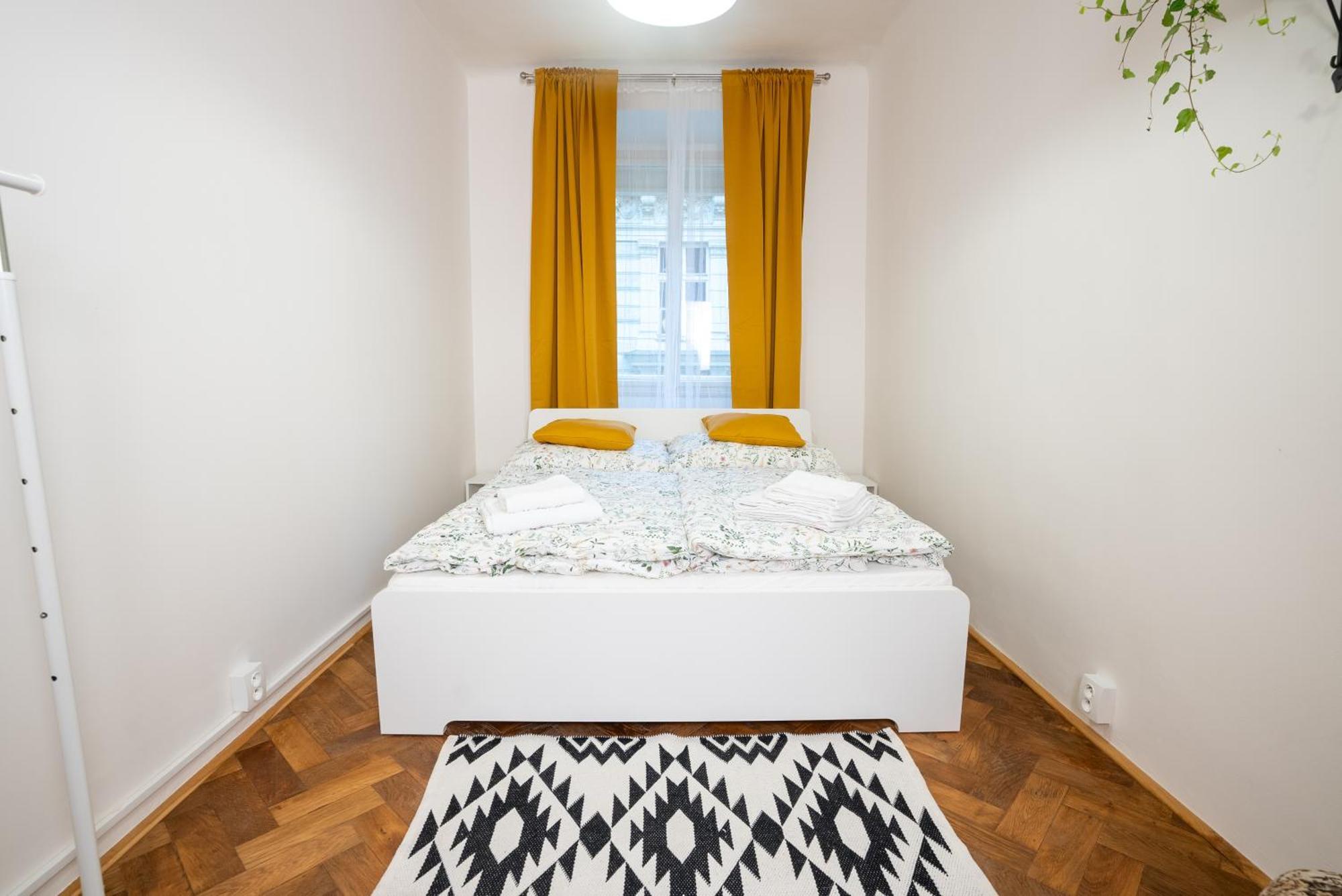 White Wolf House & Ostello