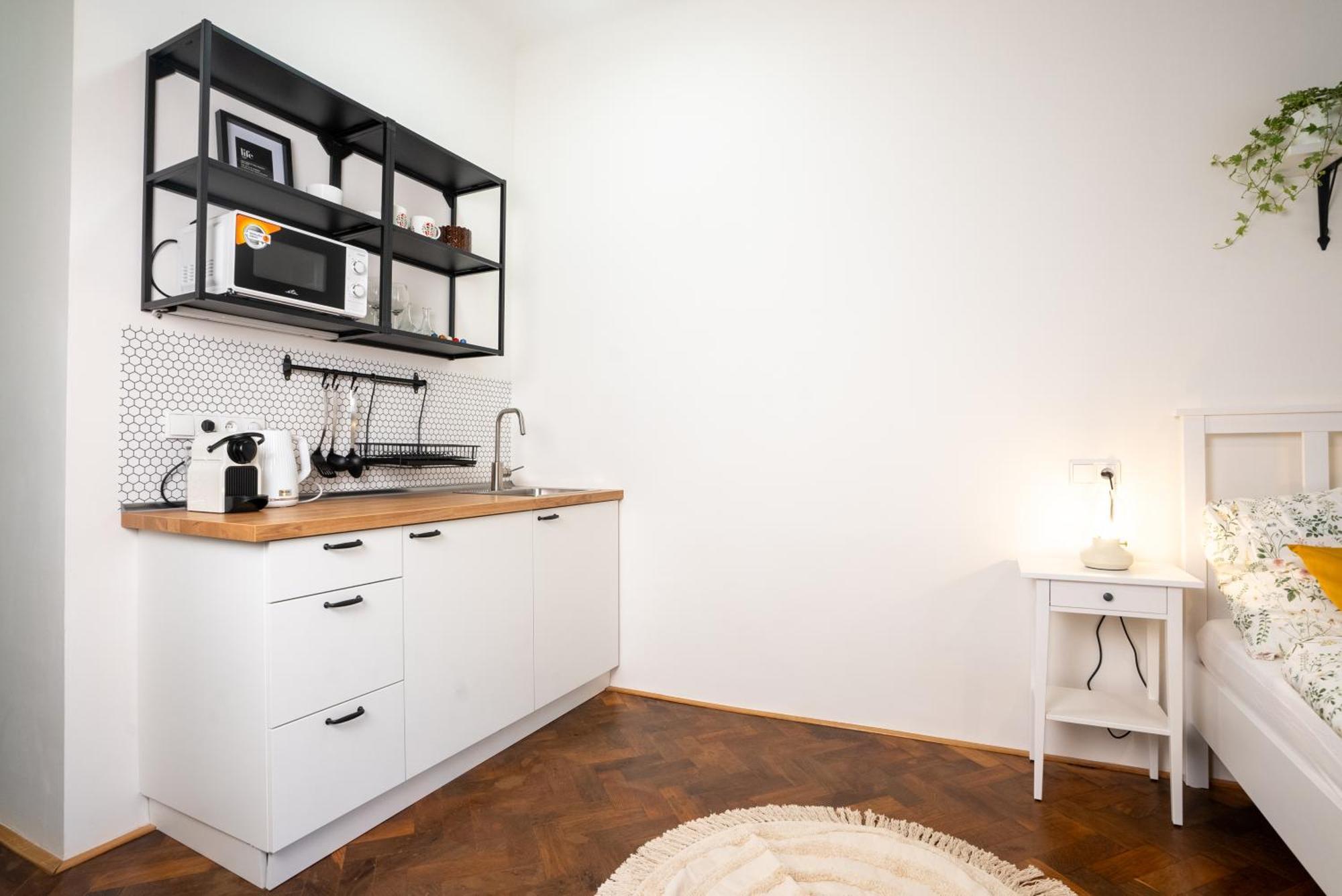 White Wolf House & Ostello Praga